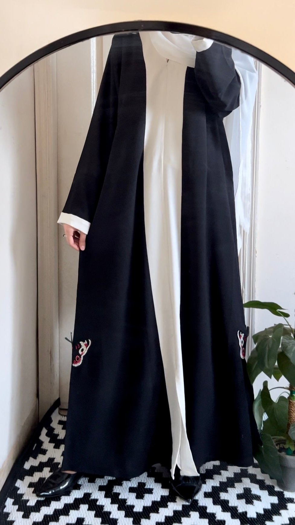 Abaya with butterflies on both sides π¦