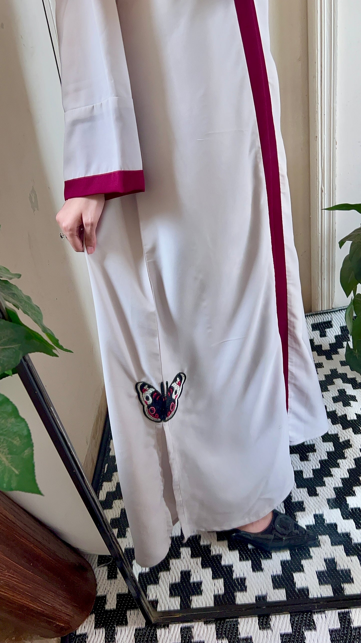 Cream Abaya with butterflies on both sides π¦