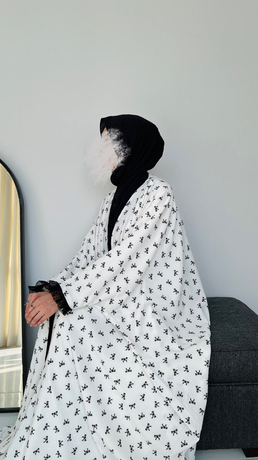 Bow Black & White Abaya