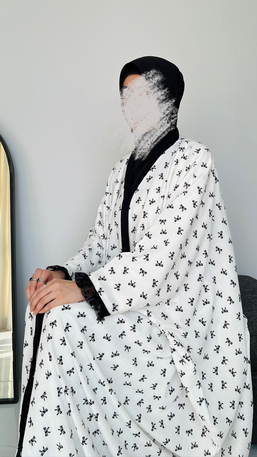 Bow Black & White Abaya
