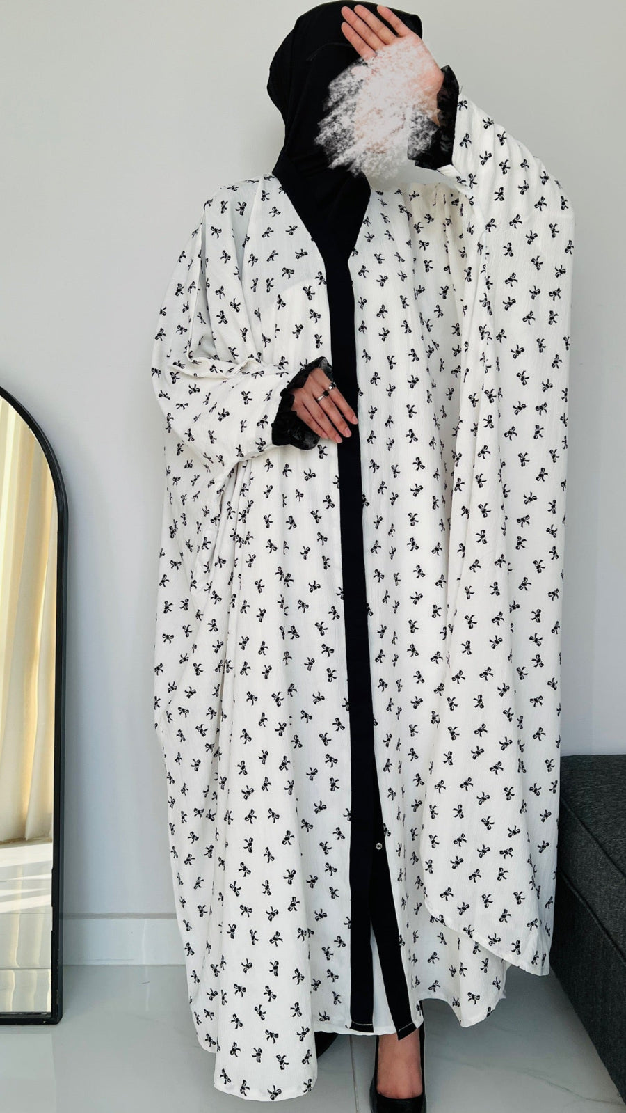 Bow Black & White Abaya
