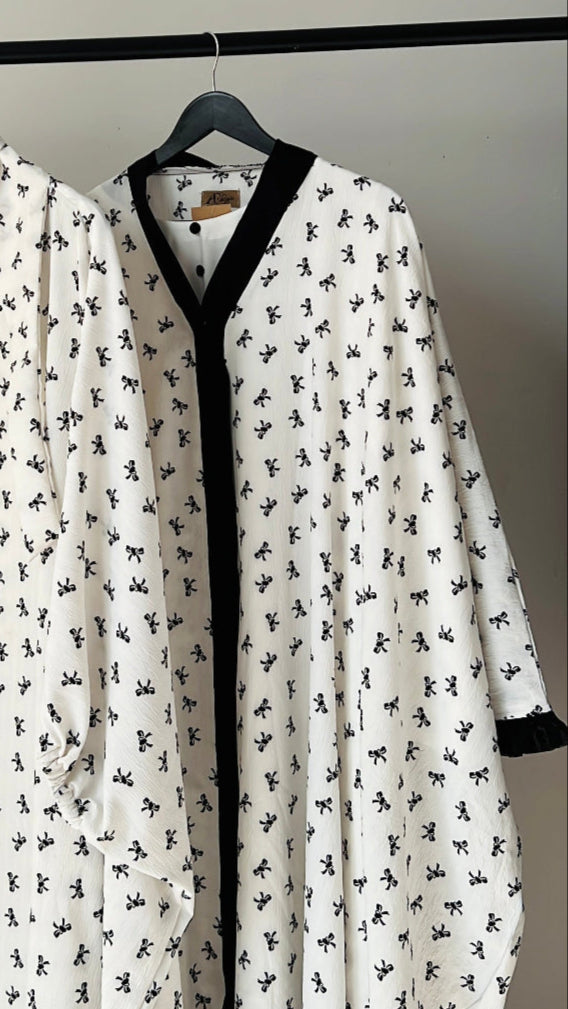 Bow Black & White Abaya