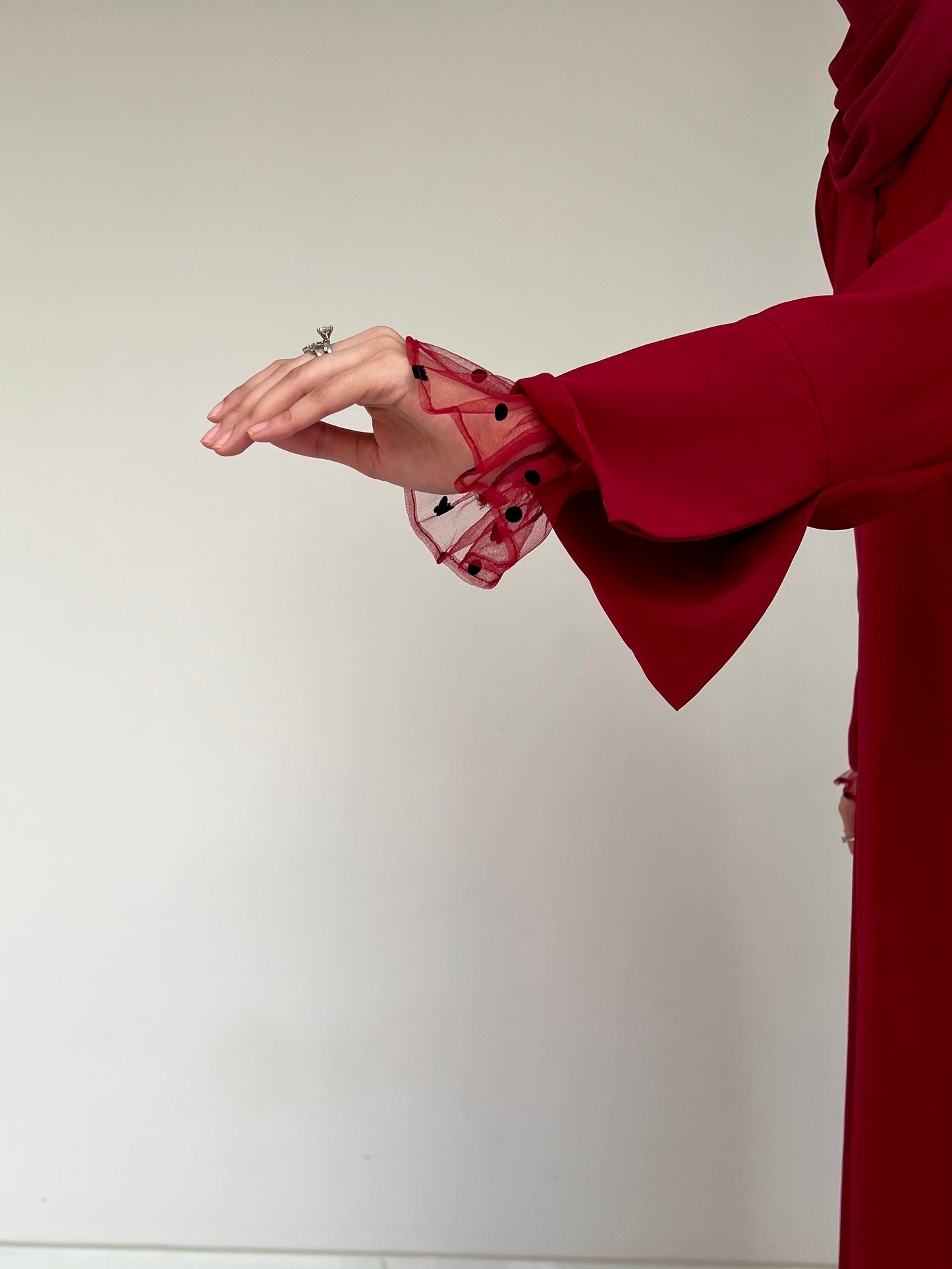 Mahroon Net Sleeves Abaya