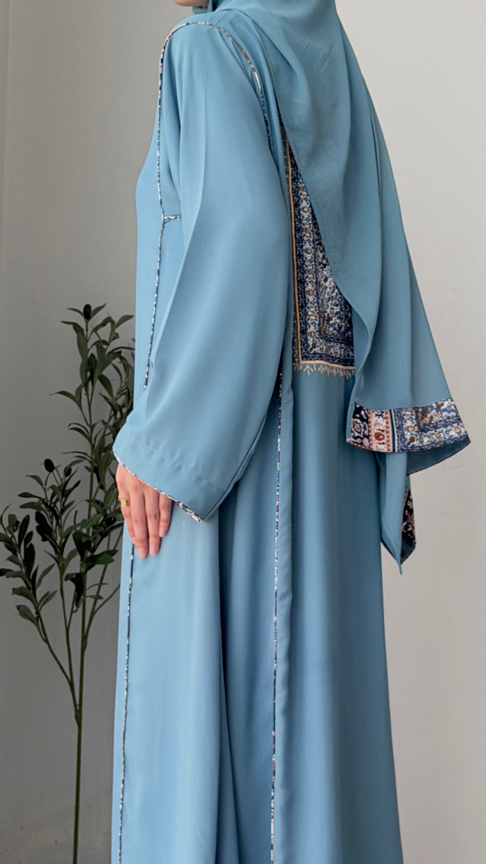 Traditionally Chic