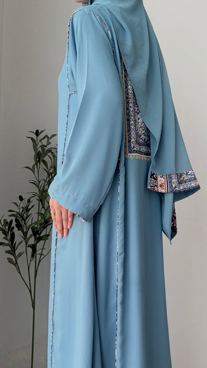 Traditionally Chic