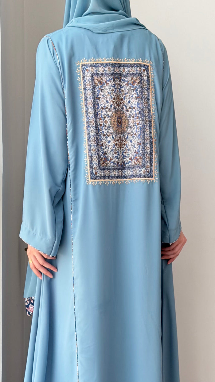 Traditionally Chic