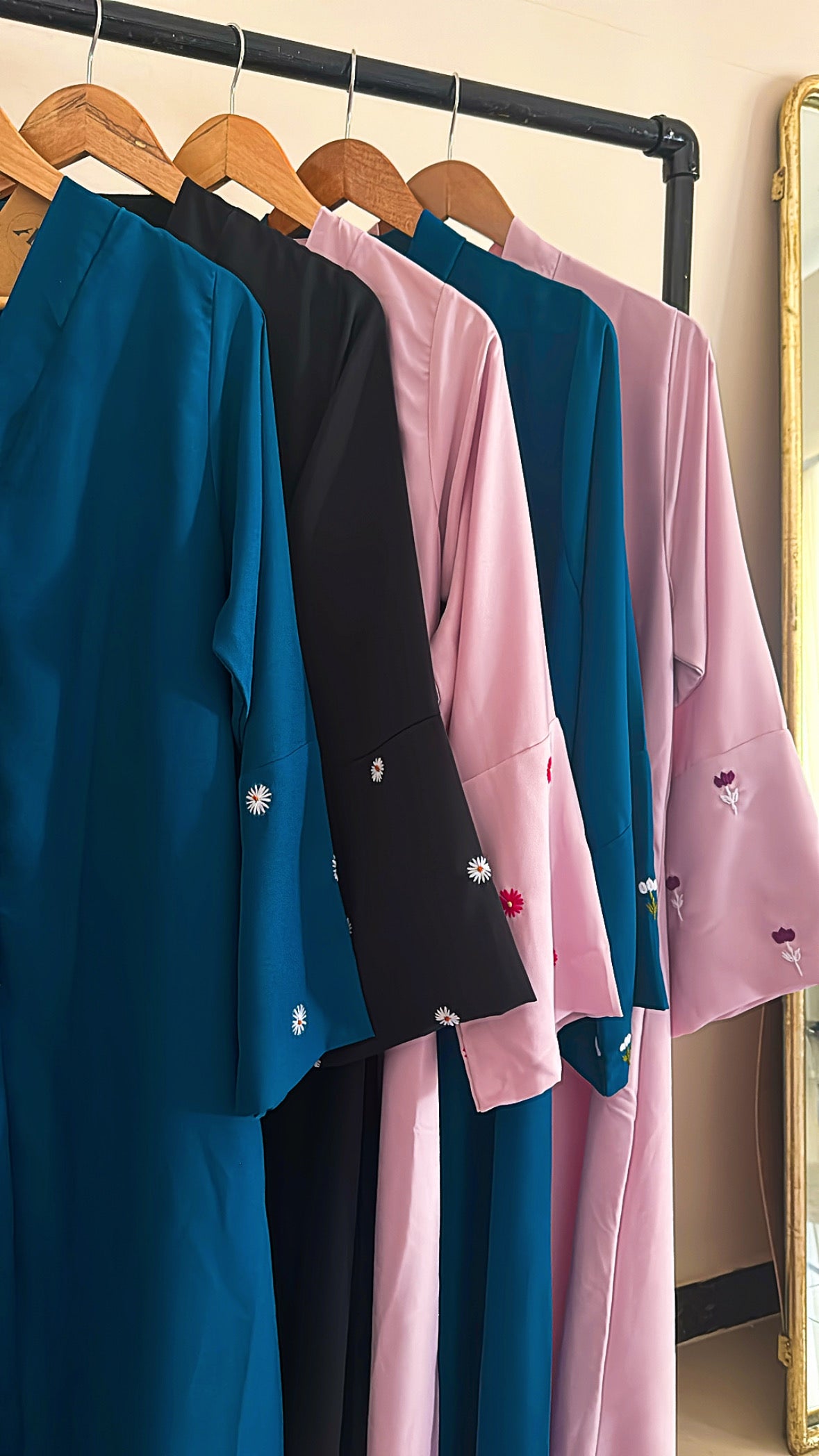 Daisy floral abaya (Available in more colors)