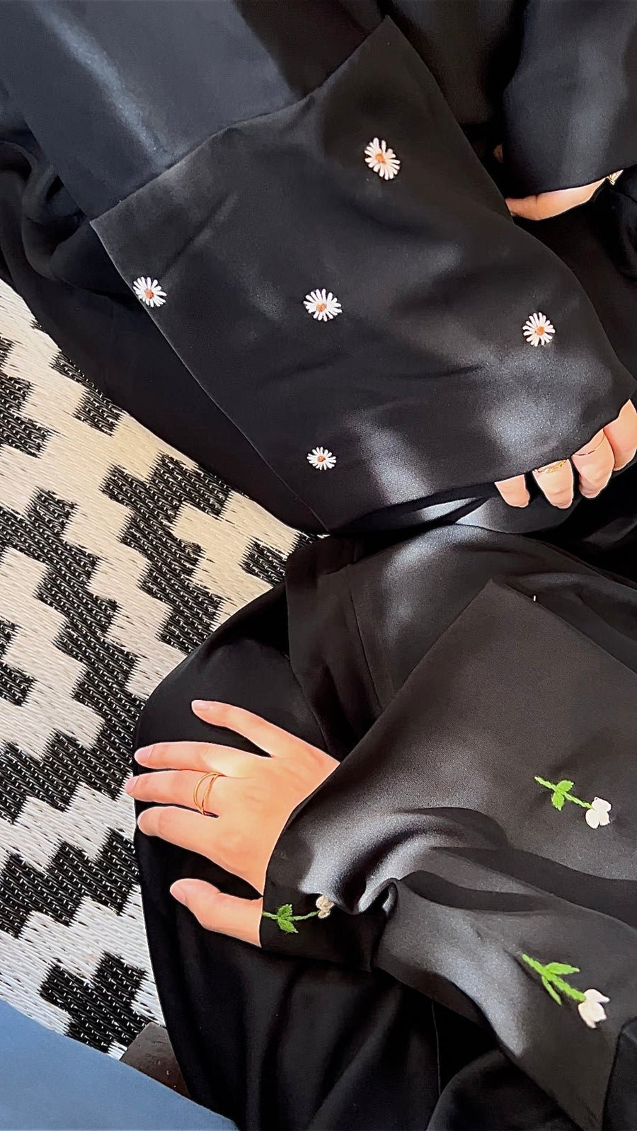 Black Daisy OR Tulip Floral Abaya